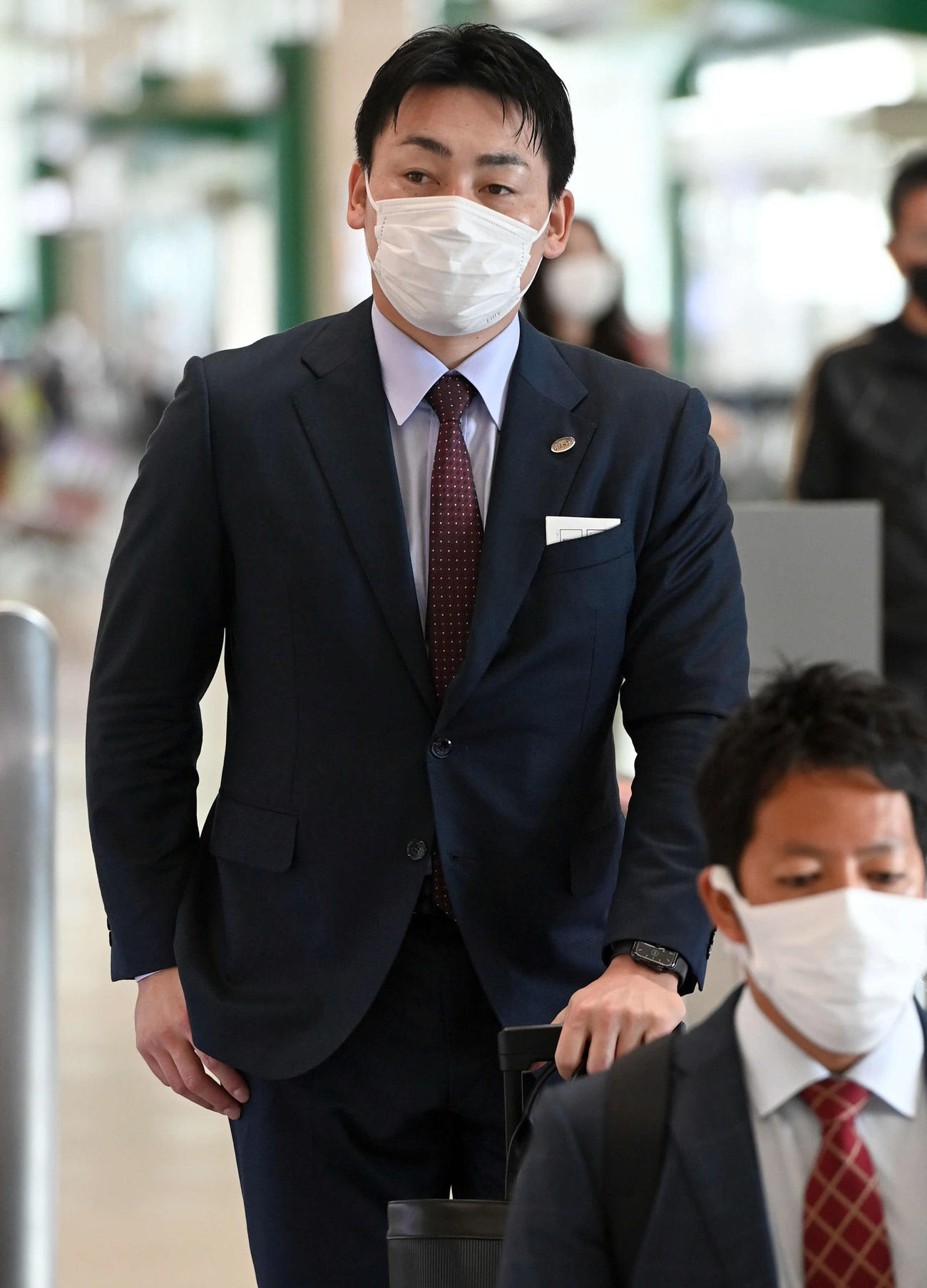 大阪へ移動する巨人丸（撮影・たえ見朱実）