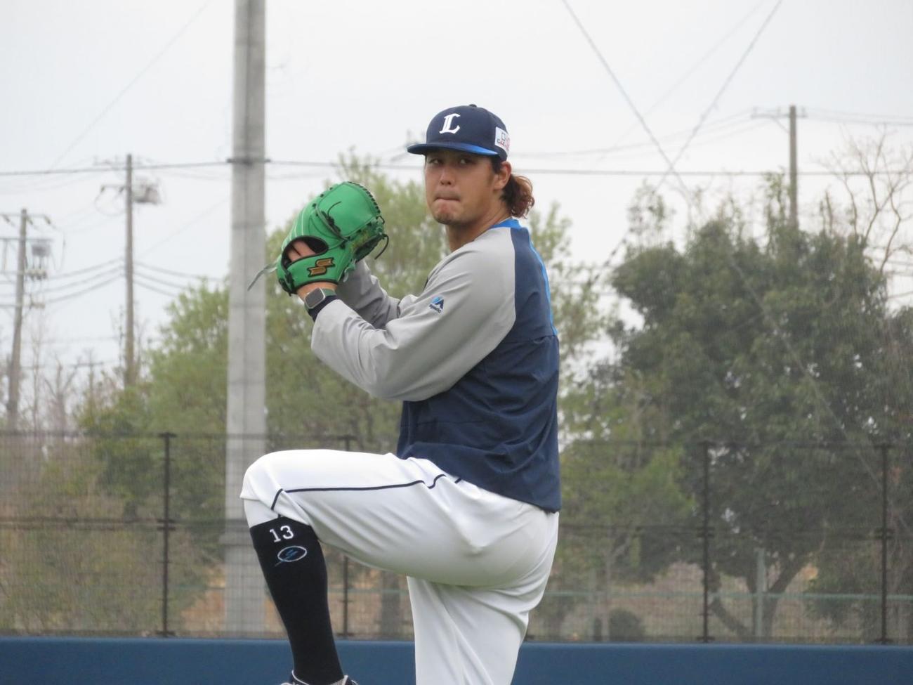 15日オリックス戦へ向けて前日調整をする西武高橋（球団提供）