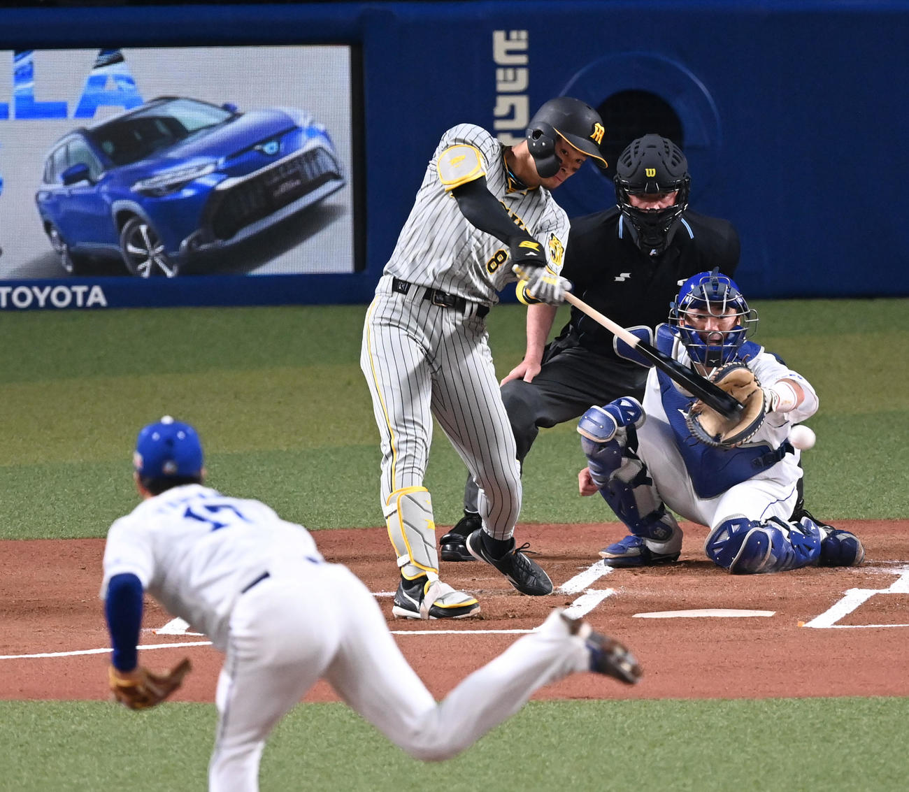 中日対阪神　1回表阪神1死、佐藤輝は三塁ゴロに倒れる。投手柳（撮影・前岡正明）