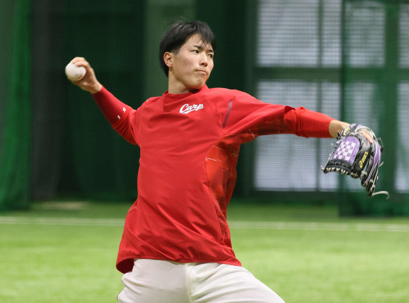 投手指名練習でキャッチボールをする広島森下（撮影・加藤孝規）
