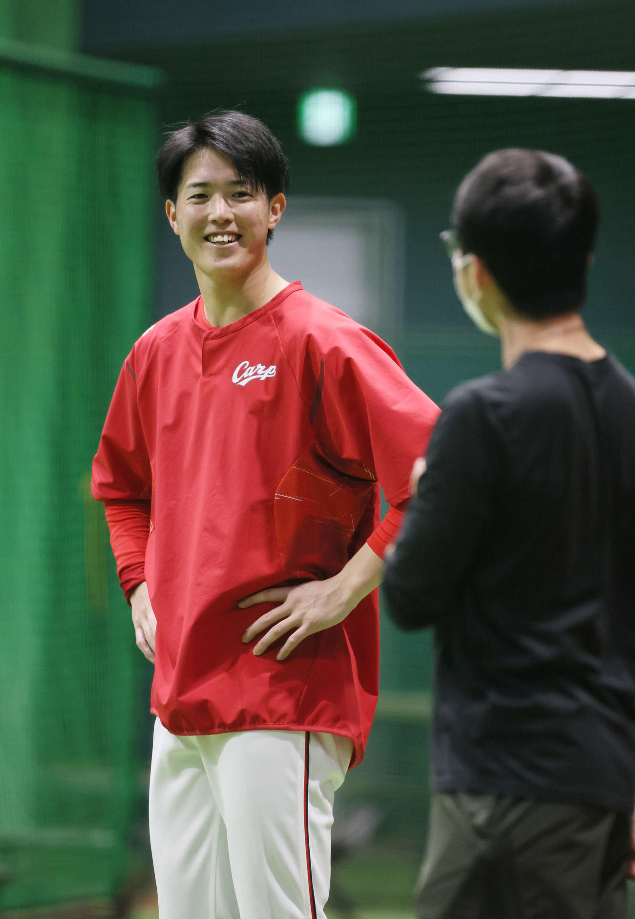 投手指名練習中、笑顔をみせる広島森下（撮影・加藤孝規）