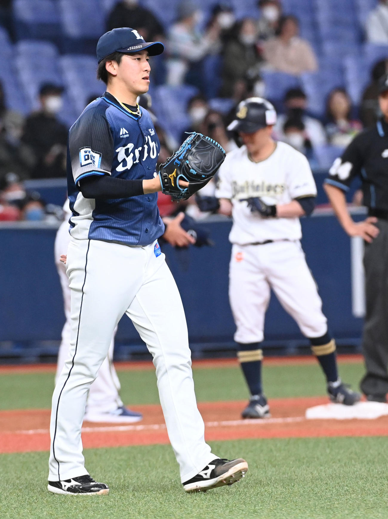オリックス対西武　5回裏オリックス1死二、三塁、福田に中越え適時2点三塁打を打たれがっくりする隅田（撮影・前岡正明）