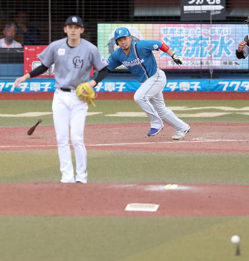 ロッテ対日本ハム 5回表日本ハム1死、近藤は遊ゴロに終わる。投手は佐々木朗(撮影・佐藤翔太)