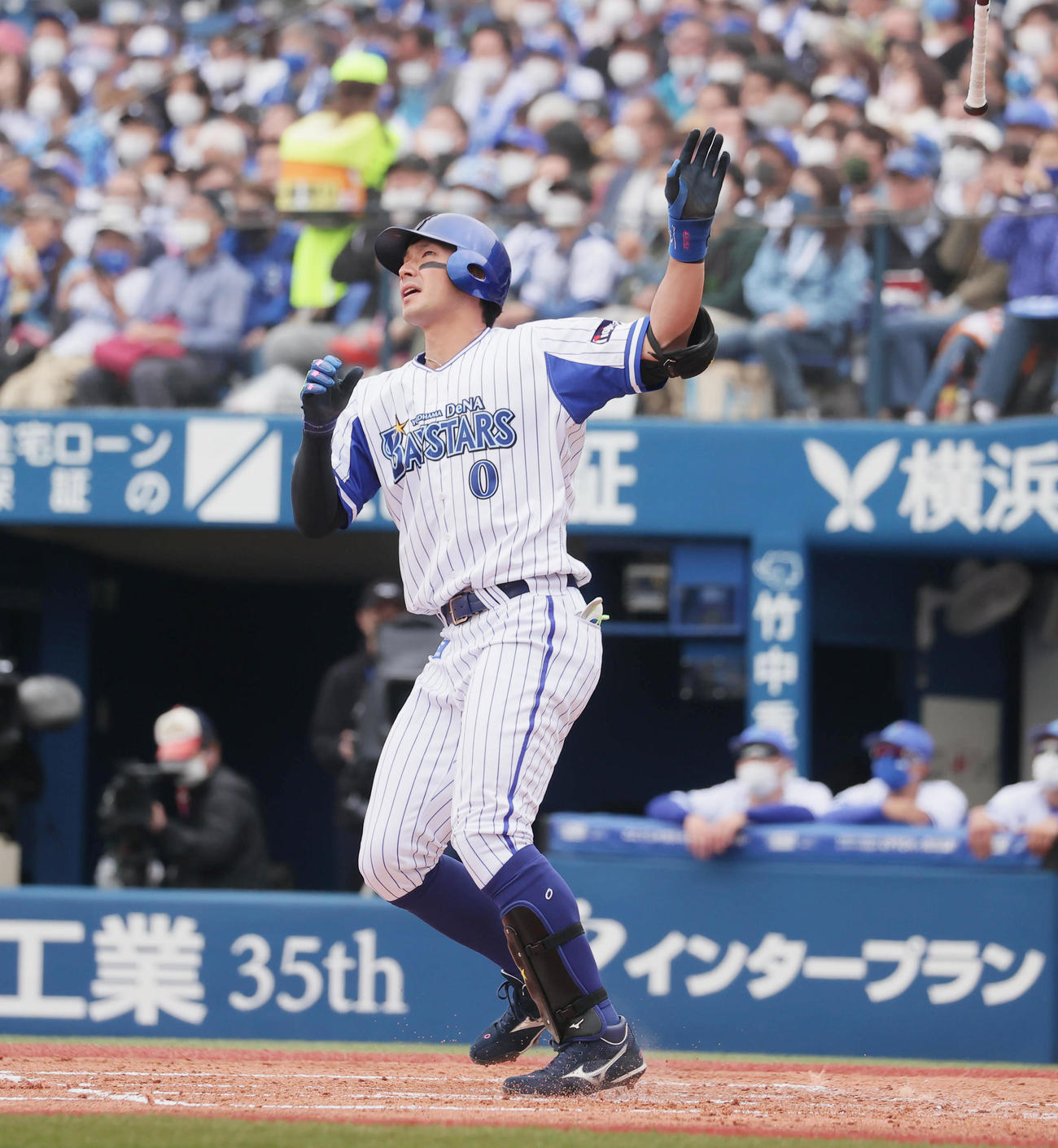 DeNA対ヤクルト　3回裏DeNA2死、左越え先制本塁打を放つ大田（撮影・野上伸悟）