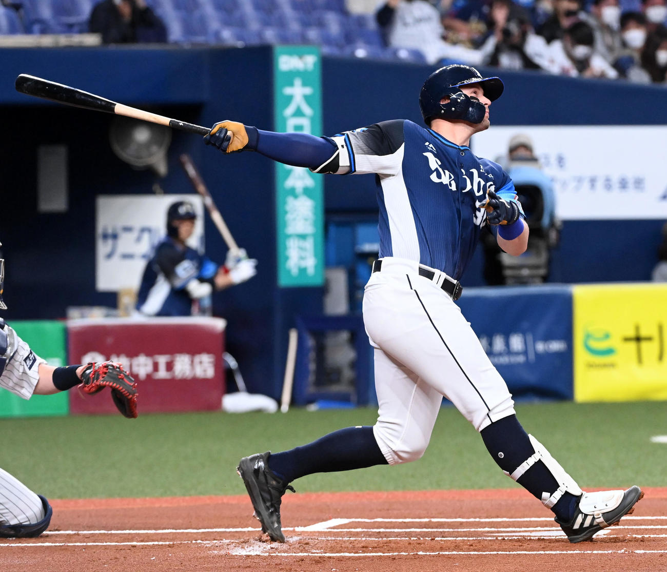 オリックス対西武　1回表西武2死、オグレディは右越え先制本塁打を放つ（撮影・前岡正明）