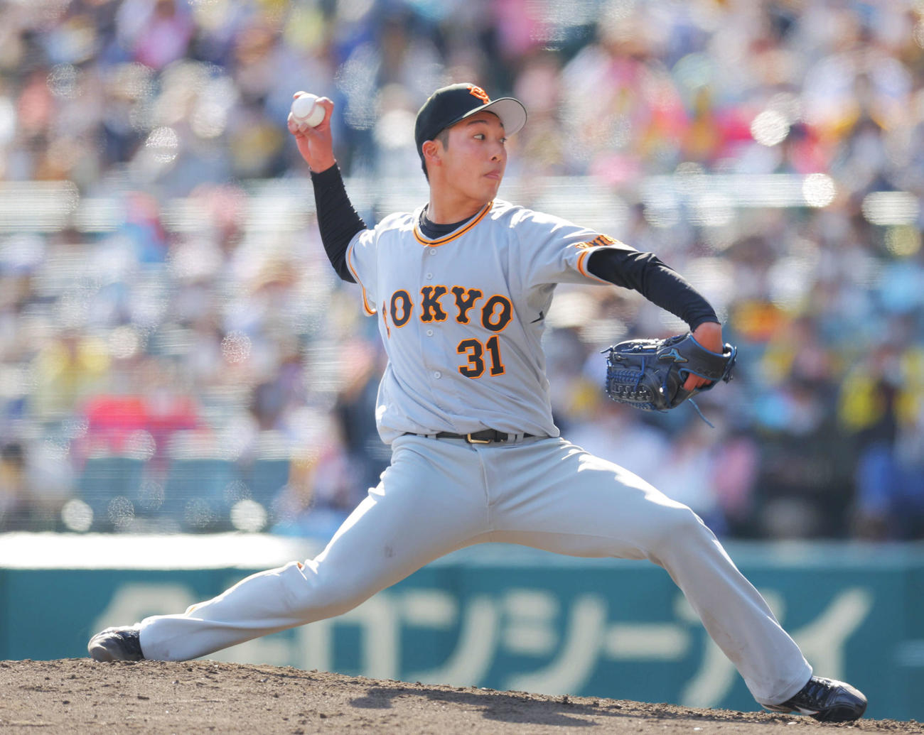阪神対巨人　5回裏、力投する赤星（撮影・河田真司）