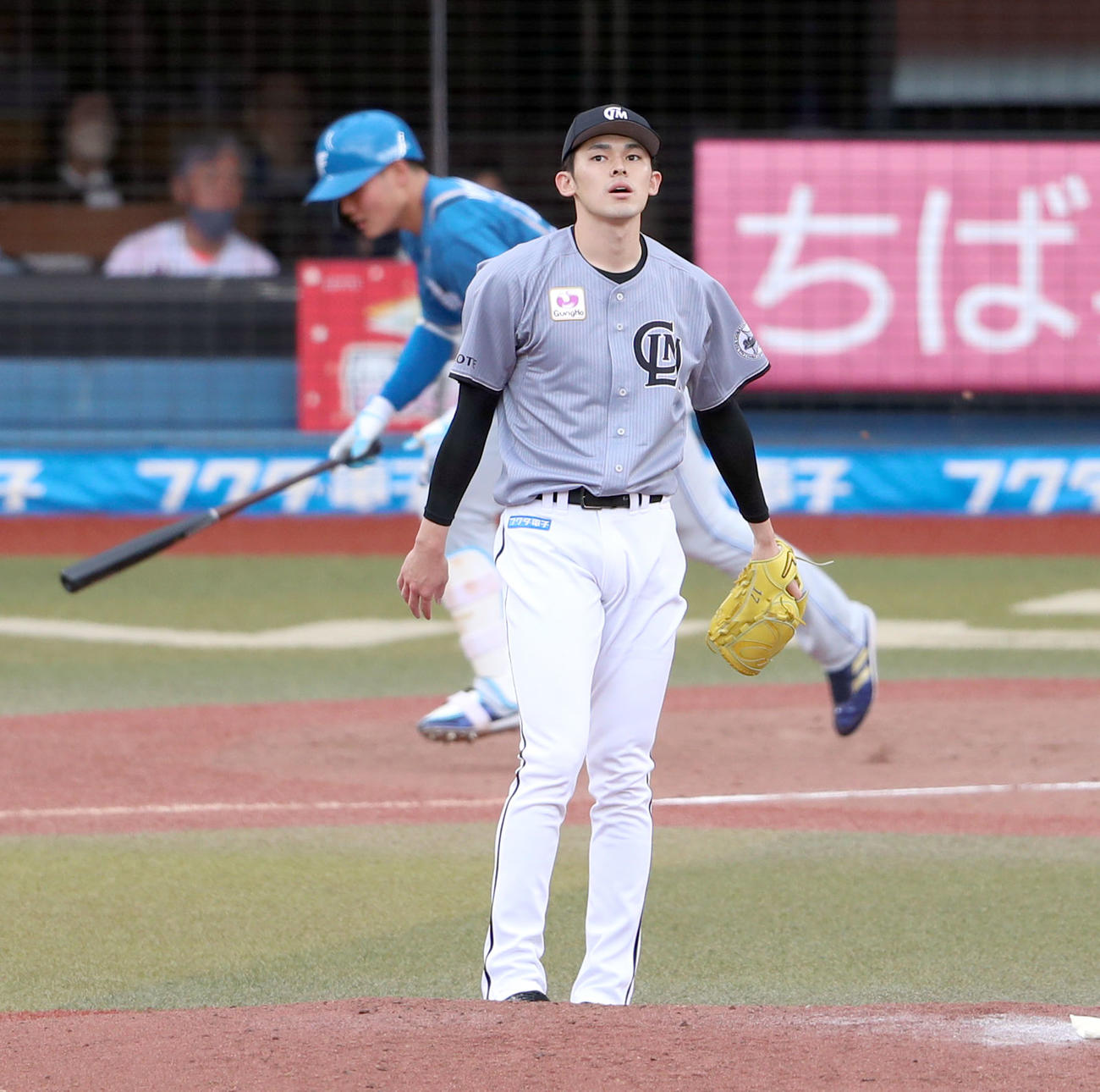 ロッテ対日本ハム　5回表、清宮を左飛に仕留める佐々木朗（撮影・佐藤翔太）