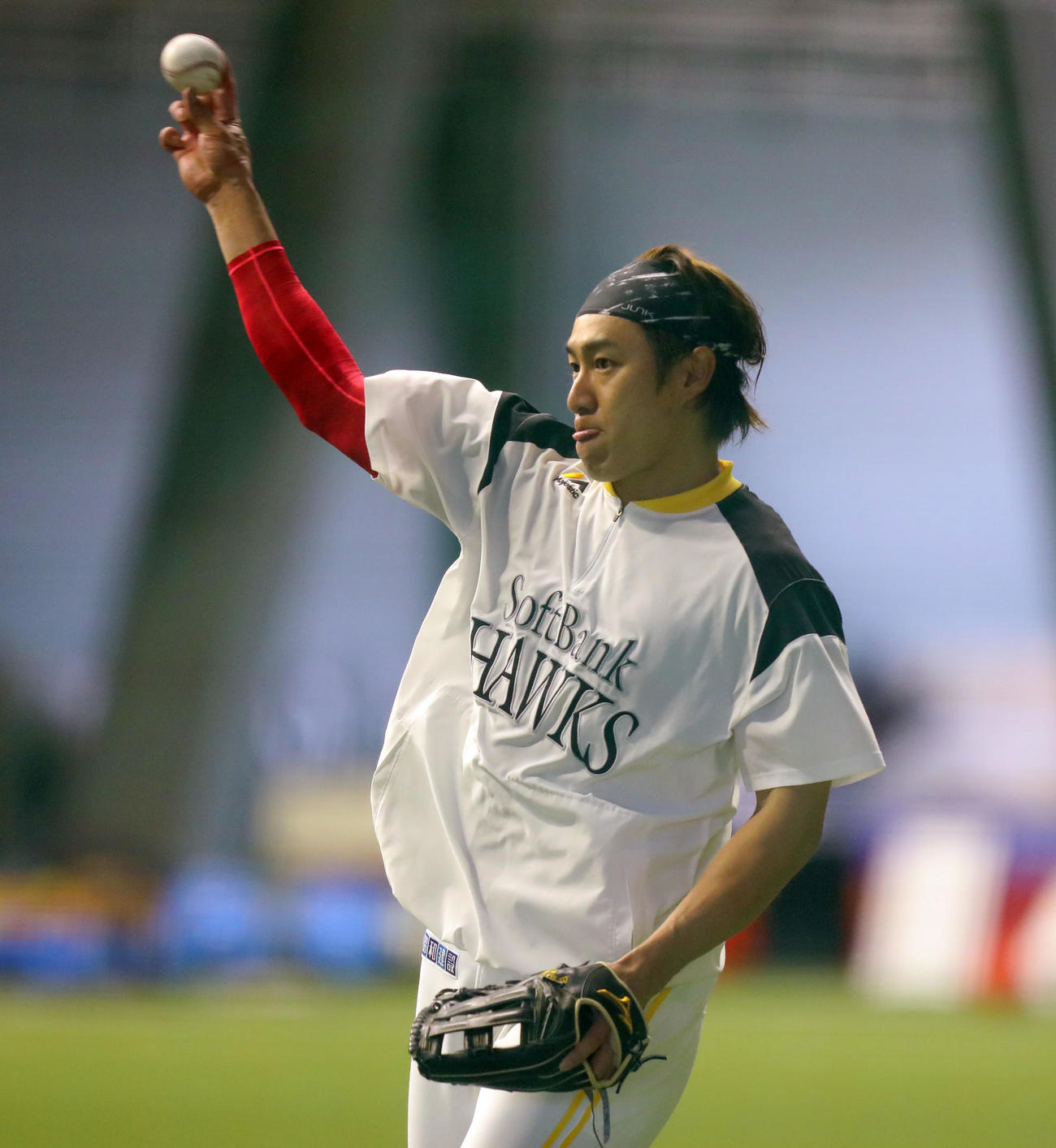 キャッチボールをする柳田（撮影・屋方直哉）