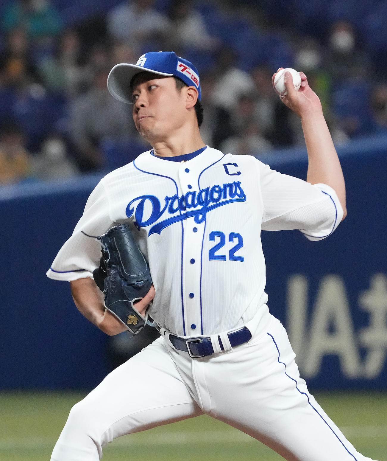 中日対ヤクルト　1回表、登板する中日先発の大野雄（撮影・森本幸一）