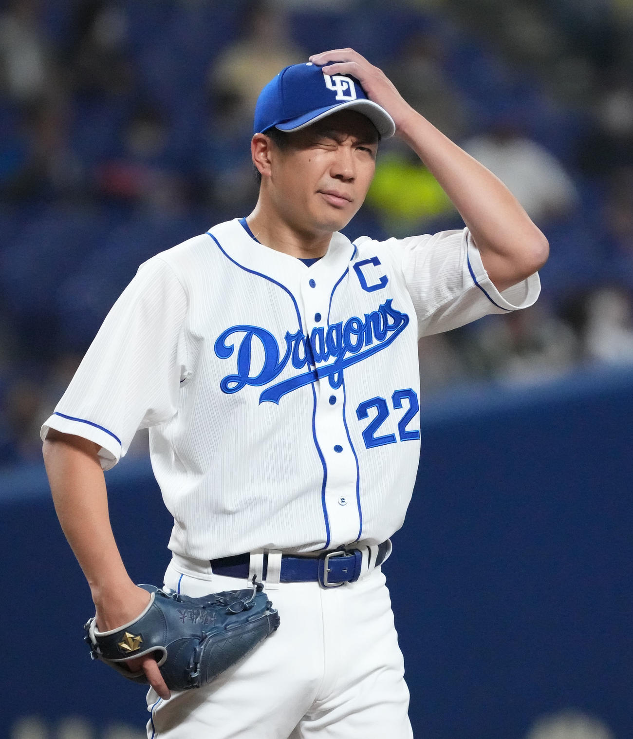 中日対ヤクルト　1回表ヤクルト2死一、二塁、塩見に左中間へ2点適時二塁打を打たれた中日大野雄（撮影・森本幸一）