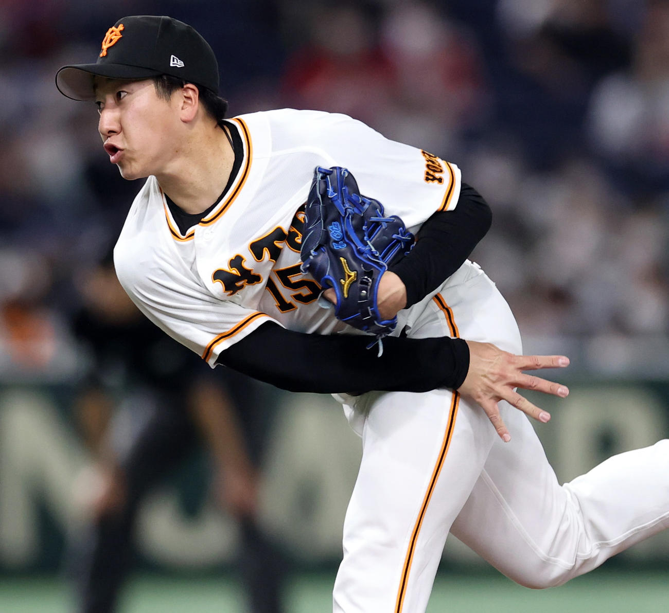 巨人対広島　9回表から登板する巨人大勢（撮影・狩俣裕三）
