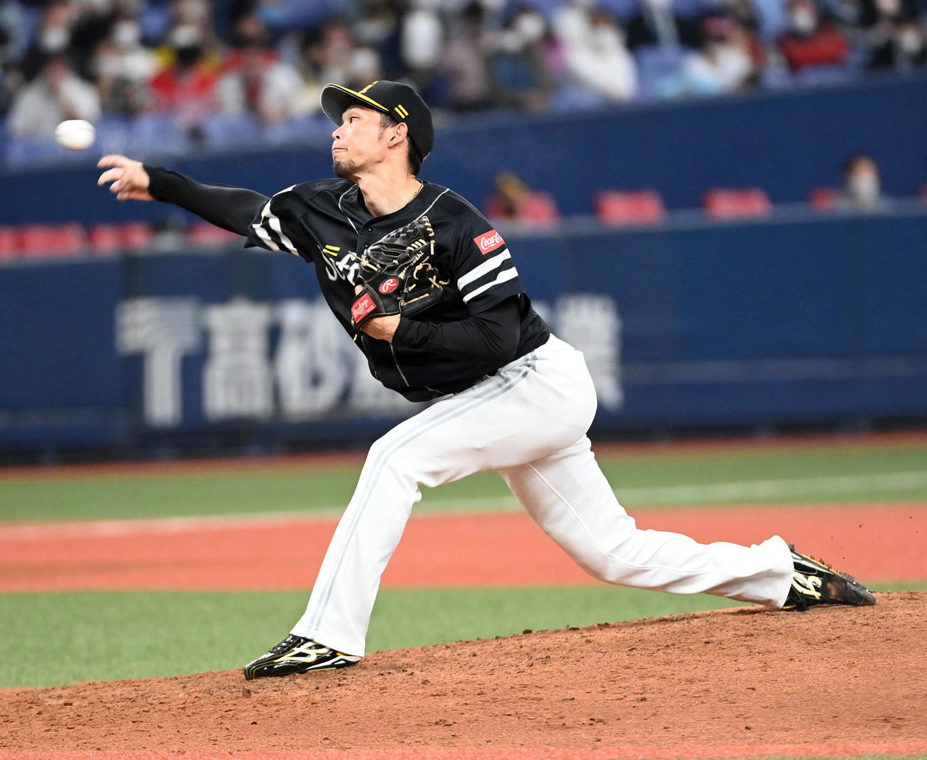 オリックス対ソフトバンク　ソフトバンク2番手の又吉（撮影・前岡正明）