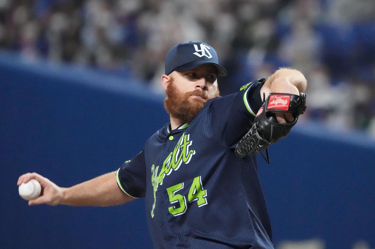 中日対ヤクルト　6回裏、力投するヤクルト先発のサイスニード（撮影・森本幸一）