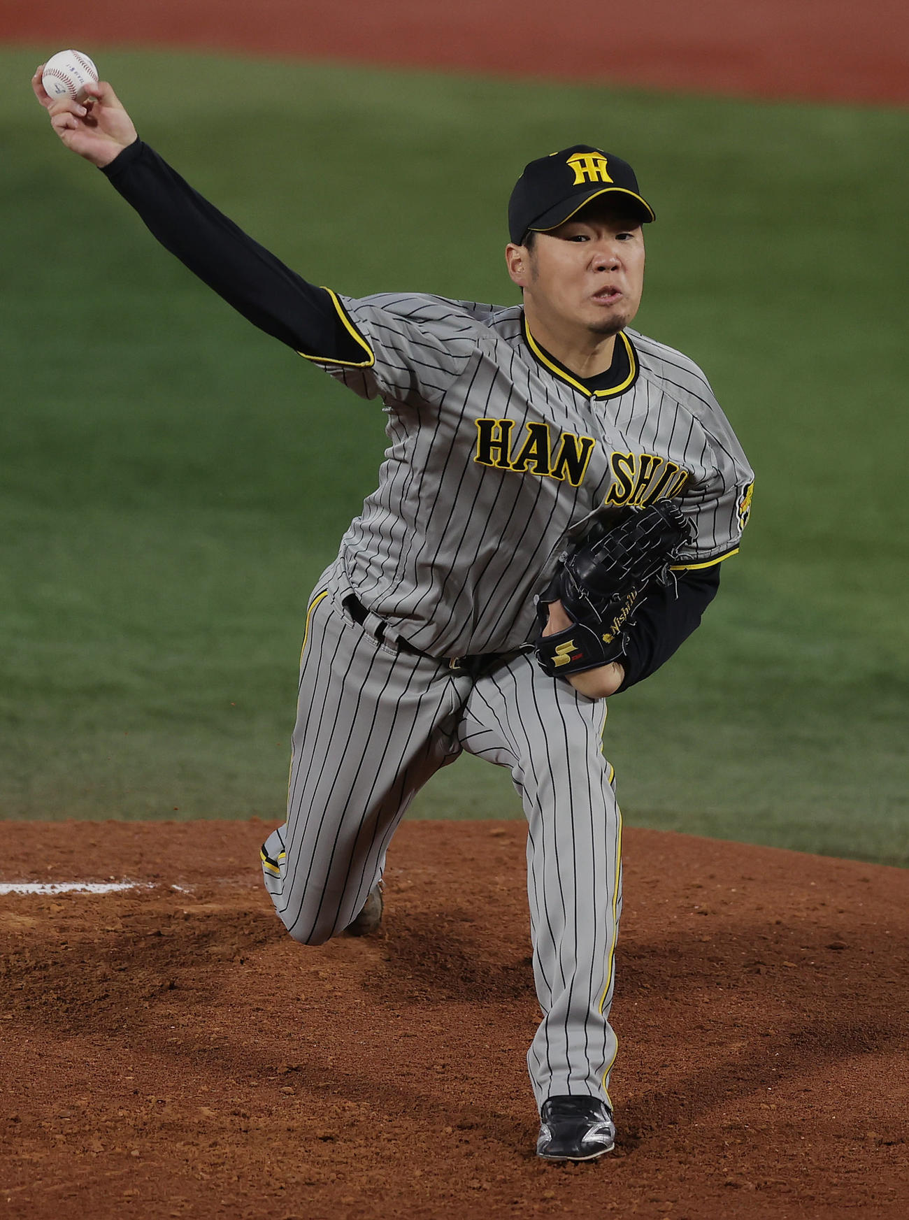 DeNA対阪神　先発し力投する阪神西勇（撮影・前田充）