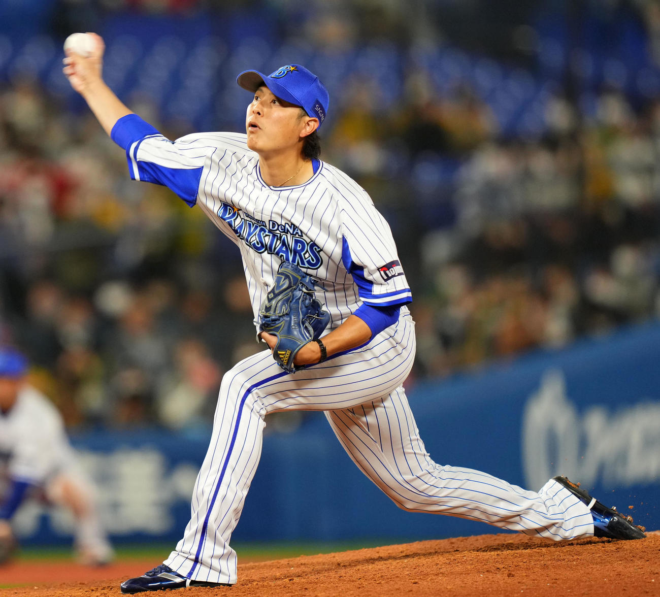DeNA対阪神　3回表から登板したDeNA宮国（撮影・横山健太）