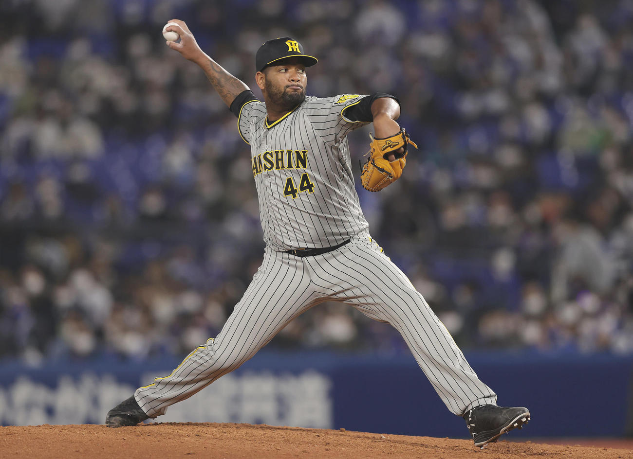 DeNA対阪神　9回裏、阪神3番手で登板するアルカンタラ（撮影・前田充）