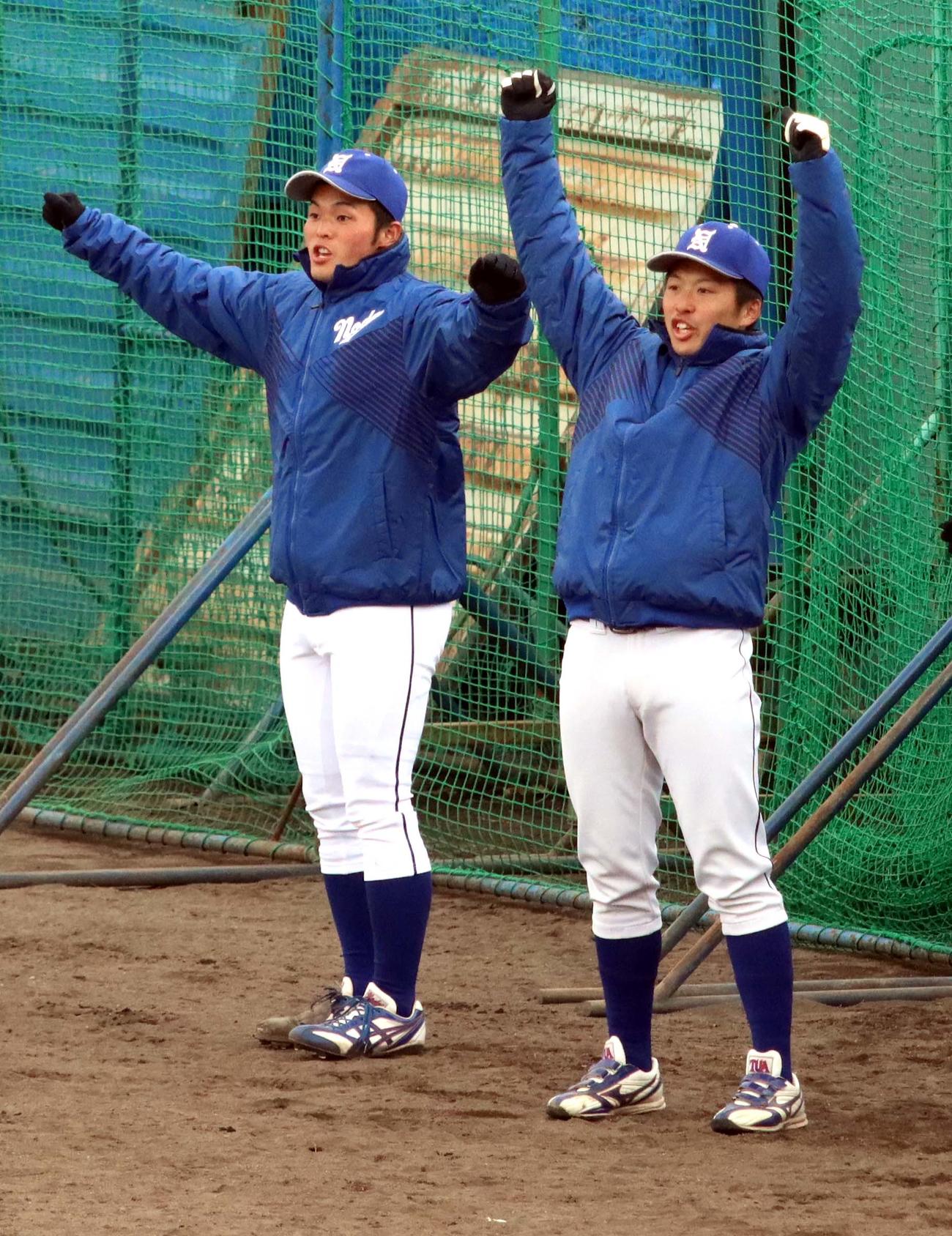 2年連続春秋連覇へのカギを握る東農大北海道の（左から）林、伊藤茉の両投手（撮影・永野高輔）