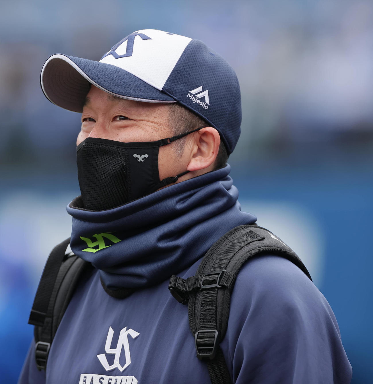 練習中に笑顔を見せるヤクルト石川（2022年4月17日撮影）