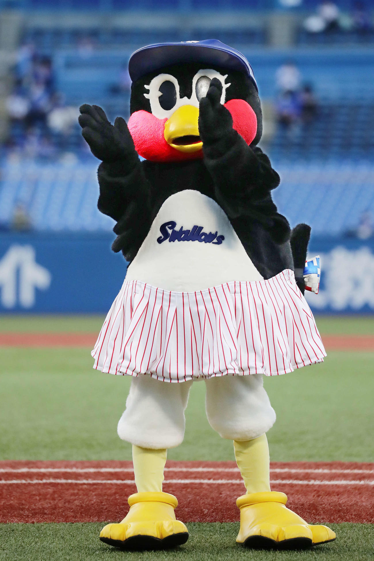ヤクルトのマスコットつばみ（2021年9月28日撮影）