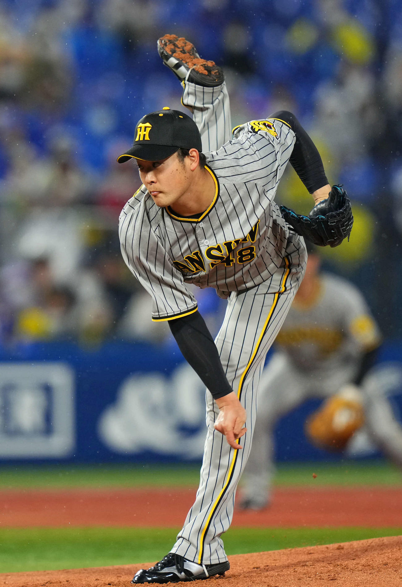 DeNA対阪神　力投する阪神先発の斎藤（撮影・横山健太）