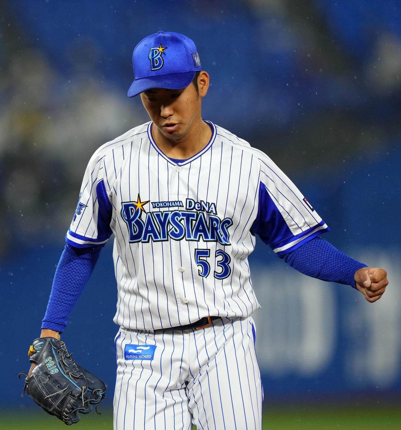 DeNA対阪神　5回表を無失点に抑えるDeNA池谷（撮影・横山健太）