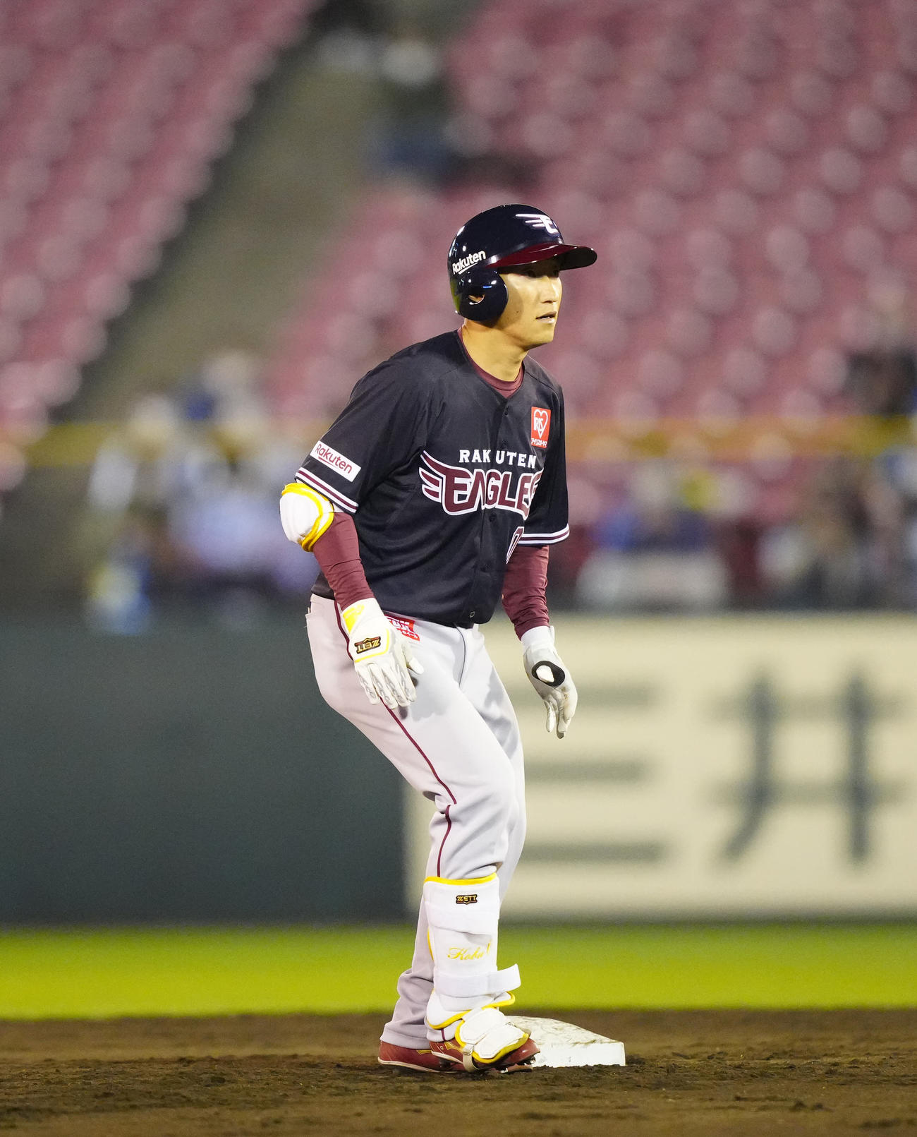 楽天対日本ハム　3回裏楽天1死満塁、逆転3点適時二塁打を放った小深田（撮影・江口和貴）