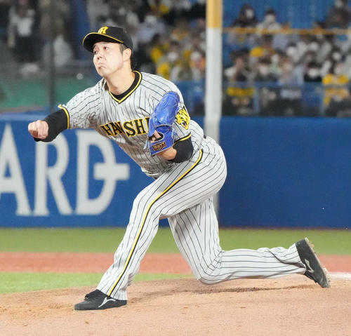 ヤクルト対阪神　阪神先発の青柳（撮影・小沢裕）