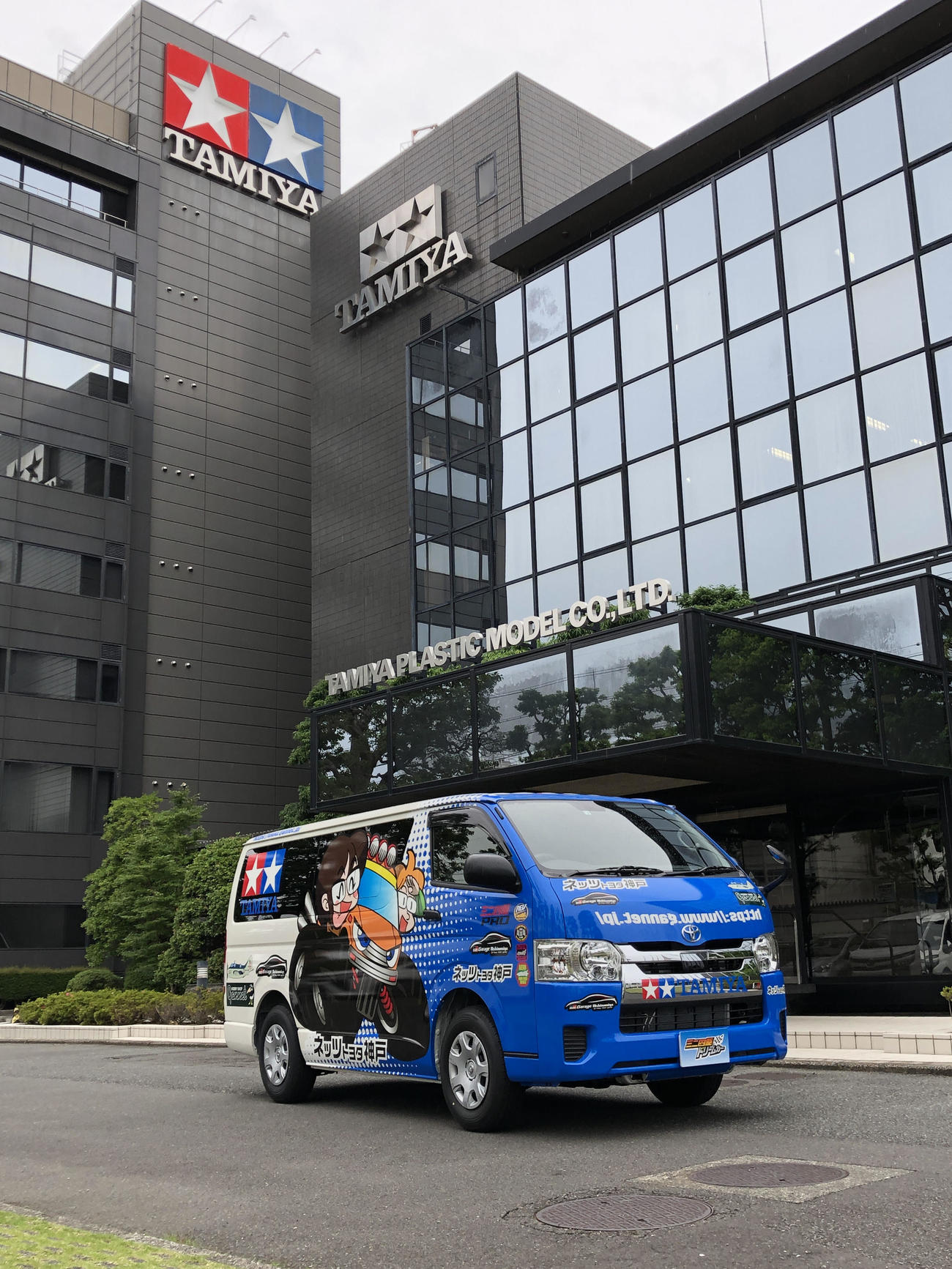 「甲子園キッズフェスタ」での、ミニ4駆ドリームカー展示風景（甲子園球場提供）