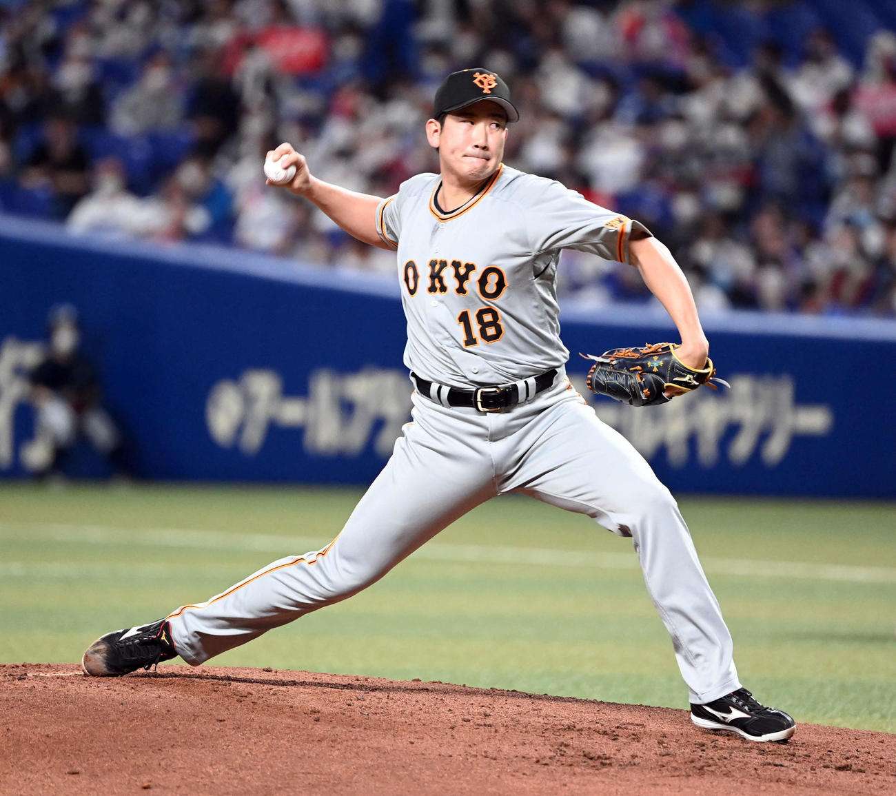 中日対巨人　巨人の先発菅野（撮影・たえ見朱実）
