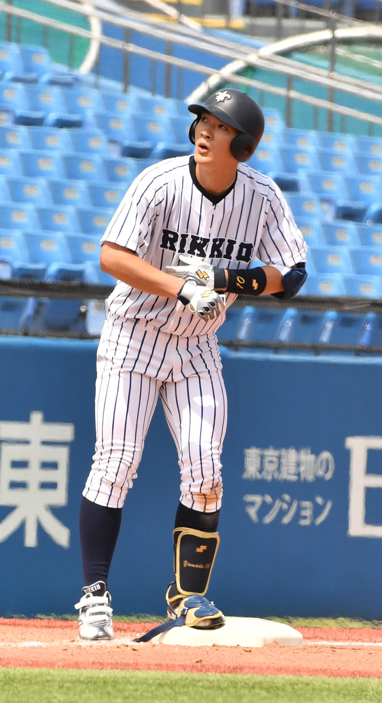 立大対慶大　5回表立大1死、山田は中前に三塁打を放つ（撮影・柴田隆二）