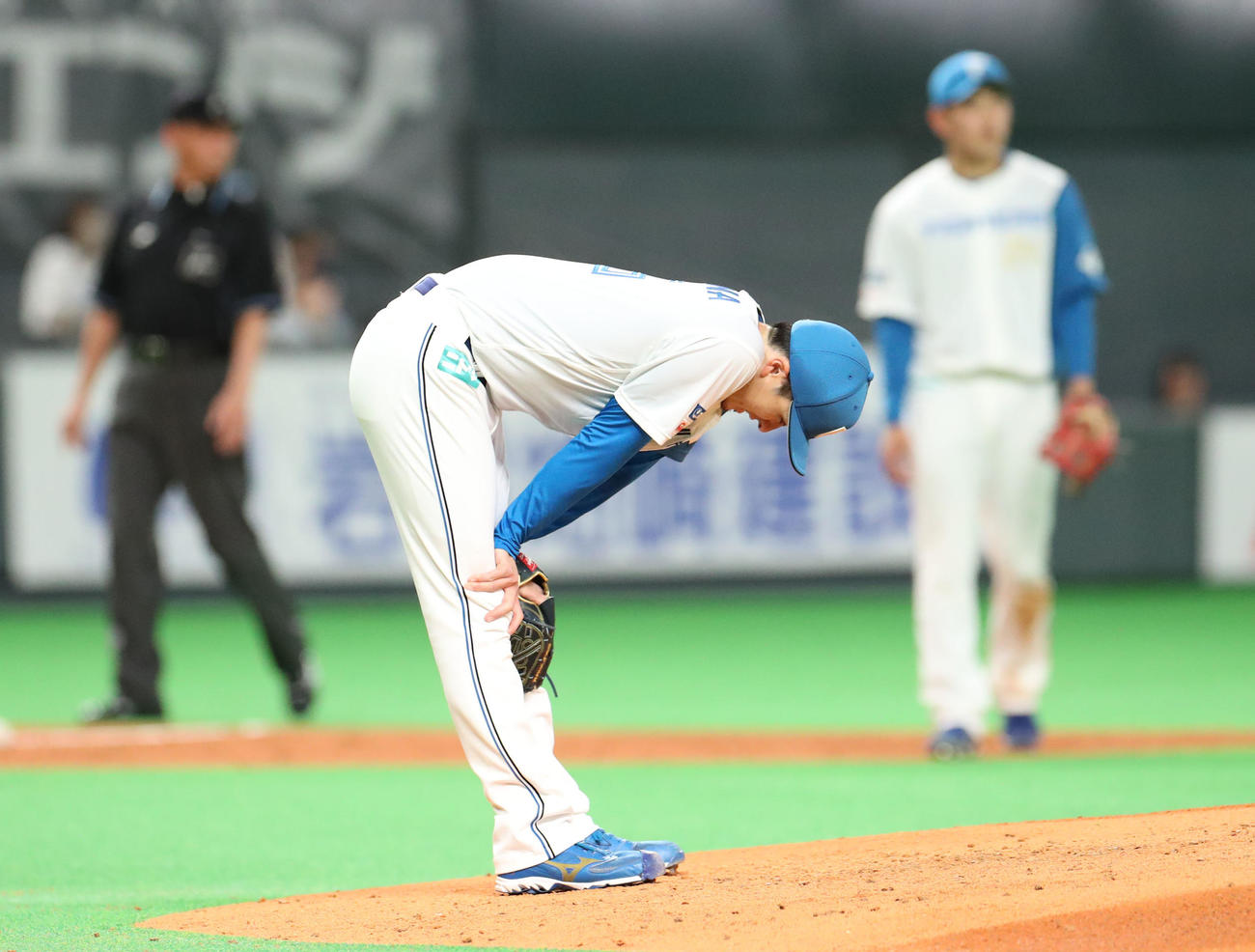 日本ハム対ソフトバンク　2回表ソフトバンク2死一、三塁、三森に勝ち越しとなる右越え3点本塁打を浴びる上沢（撮影・佐藤翔太）