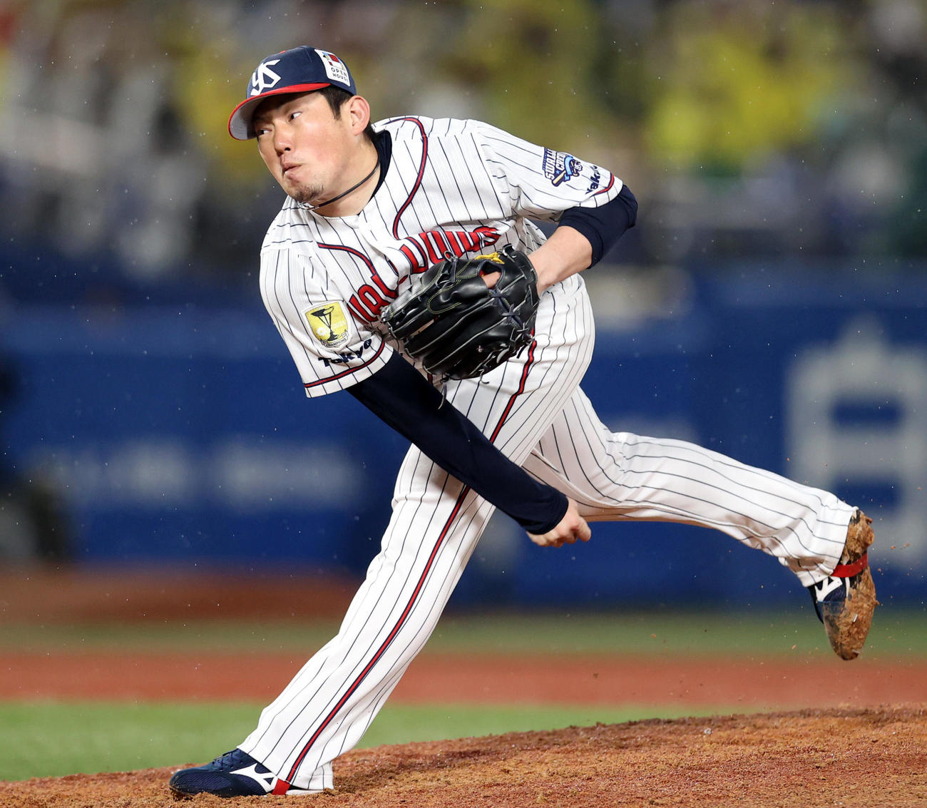 ヤクルト対阪神　3回表途中から登板するヤクルト2番手の大西（撮影・狩俣裕三）