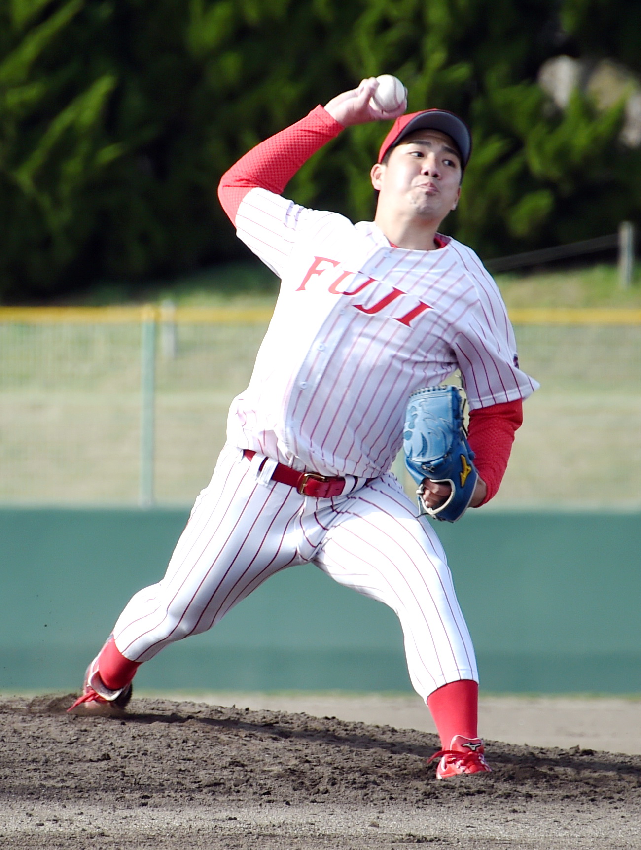 八戸学院大を5安打完封した富士大・金村