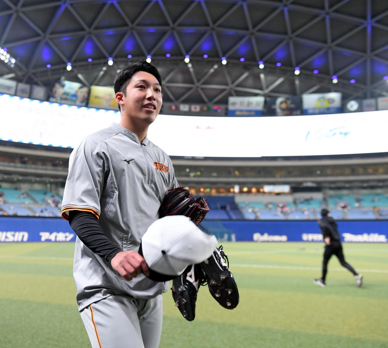 中日対巨人　先発の赤星（撮影・たえ見朱実）