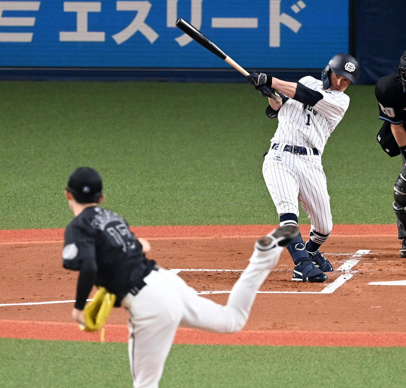 オリックス対ロッテ　1回裏オリックス無死、福田はは右前打を放つ。投手佐々木朗（撮影・前岡正明）