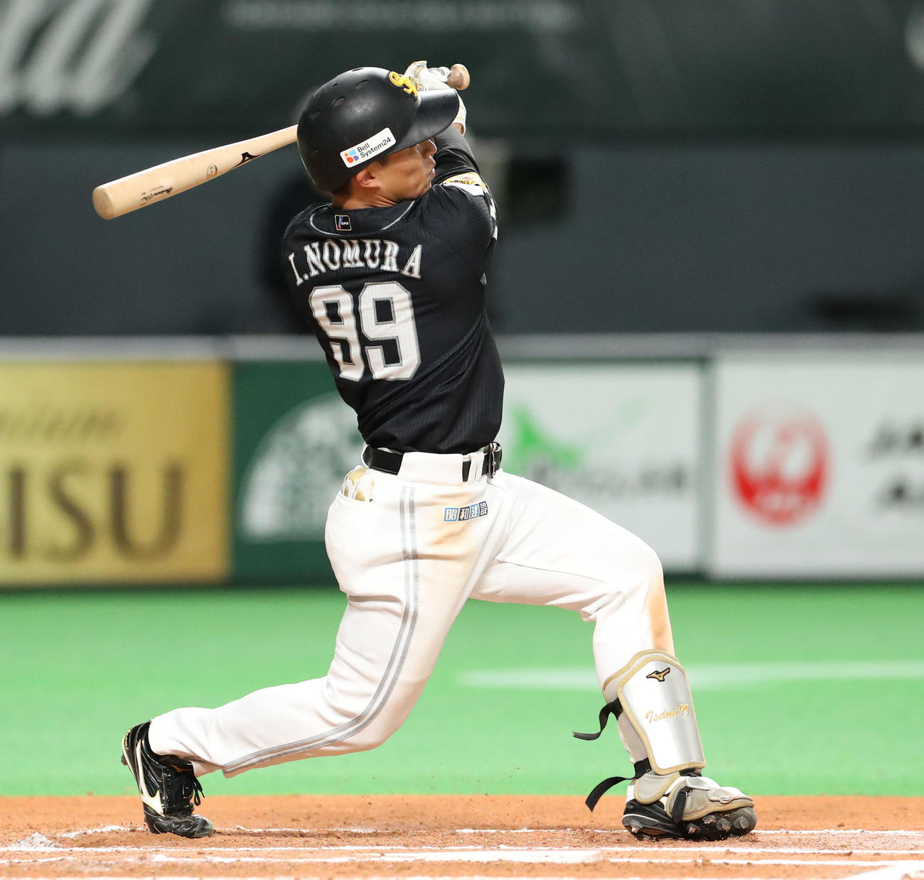 日本ハム対ソフトバンク　6回表ソフトバンク1死、野村勇は左越え本塁打を放つ（撮影・佐藤翔太）