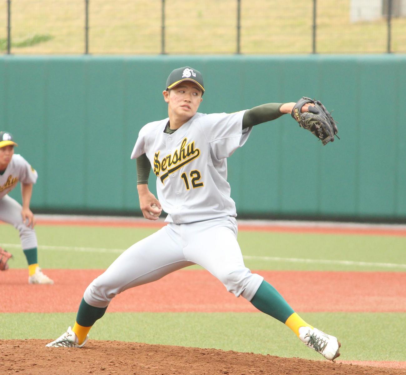 専大対東農大　3番手でリーグ戦初勝利を挙げた専大・肥沼（撮影・保坂恭子）