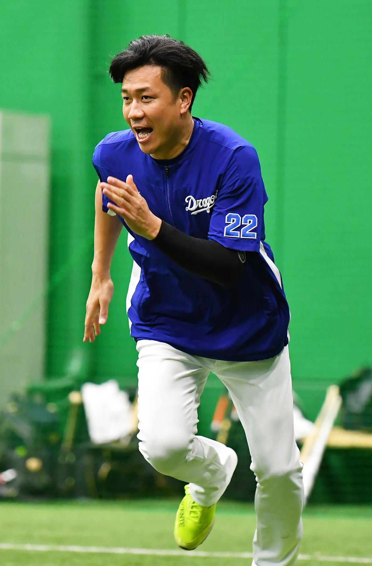 ダッシュ練習を行う中日大野雄（撮影・清水貴仁）