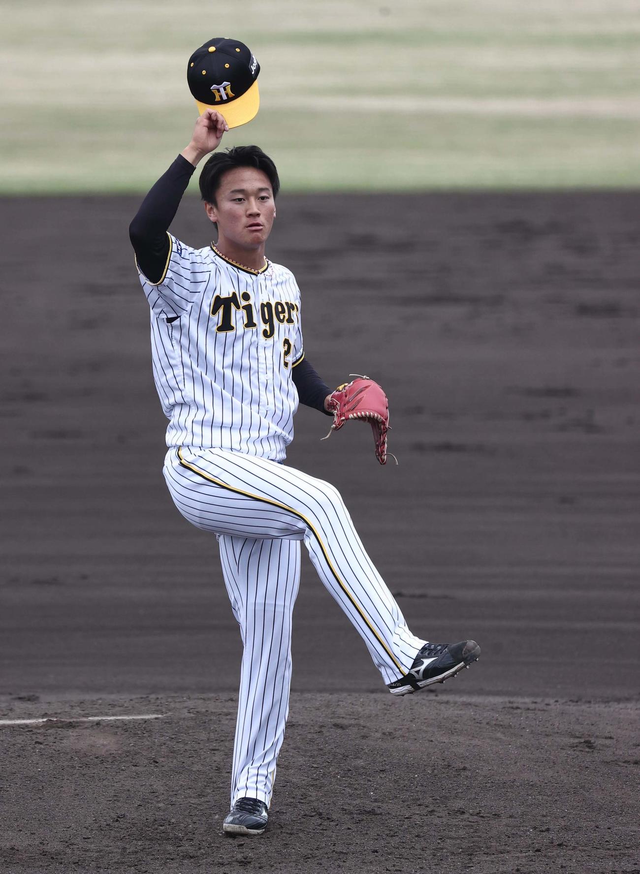 カナフレックス戦の2回、4番小和田から三振を奪う阪神森木（撮影・上田博志）