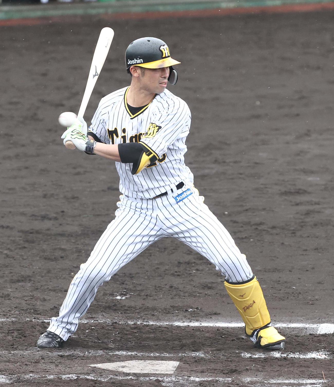 阪神ファーム対カナフレックス　7回裏阪神1死満塁、押し出し四球を選ぶ江越（撮影・上田博志）