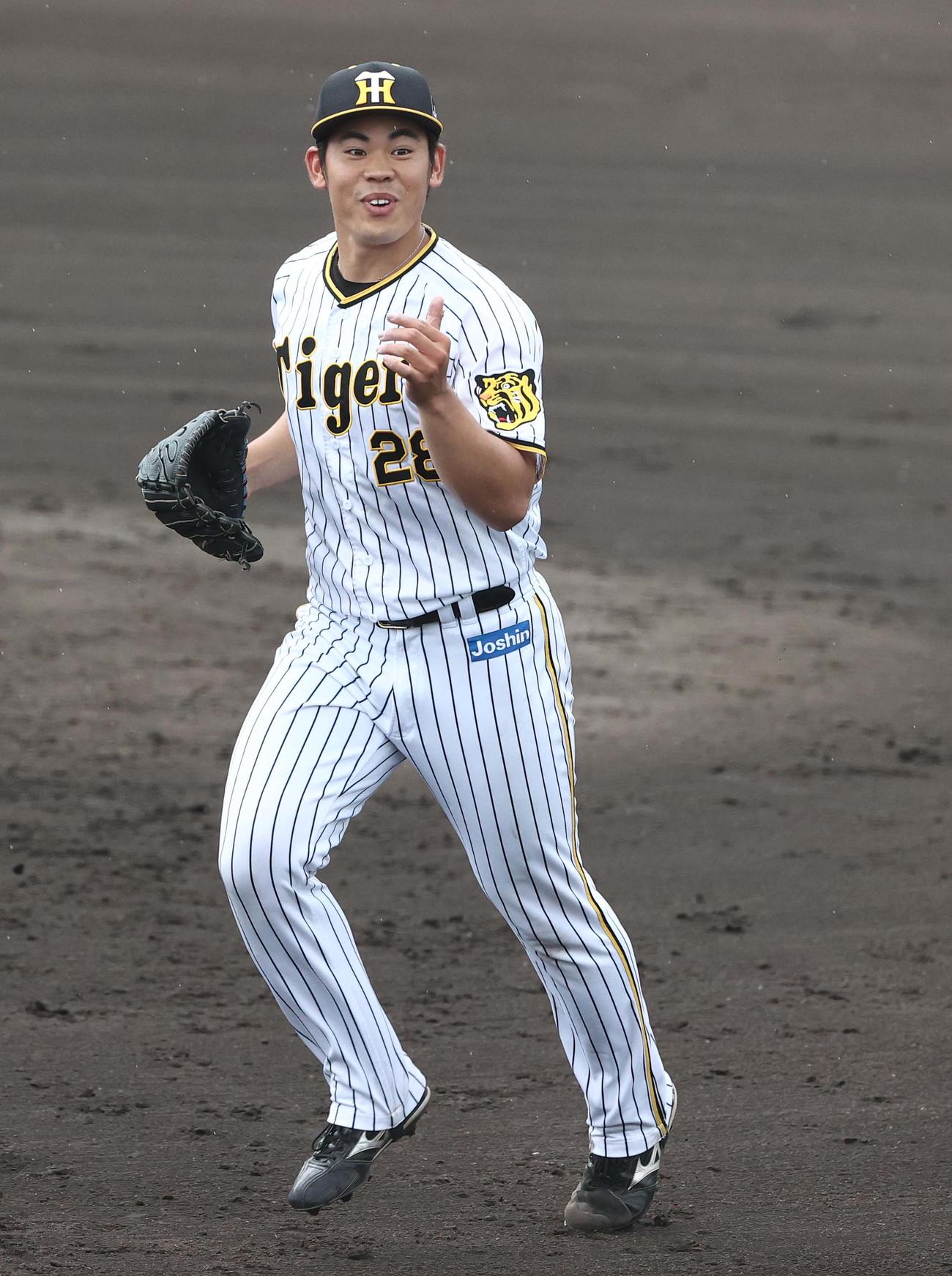 阪神ファーム対カナフレックス　阪神2番手で登板し3回無失点と好投した鈴木（撮影・上田博志）