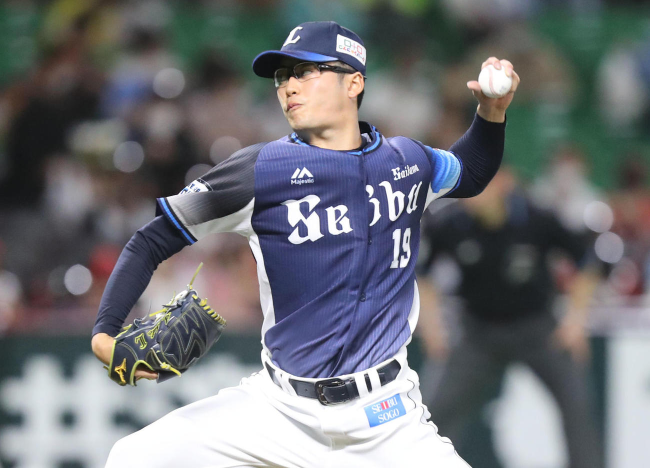ソフトバンク対西武　力投する西武先発の佐藤（撮影・屋方直哉）