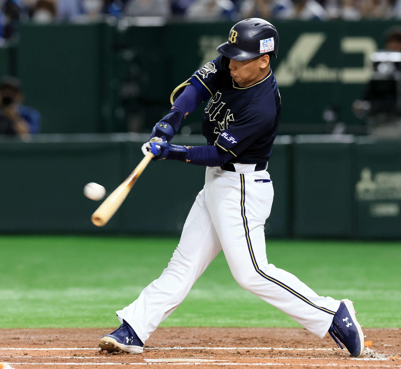 日本ハム対オリックス　1回表オリックス2死一塁、吉田正は先制の右越え2点本塁打を放つ（撮影・浅見桂子）