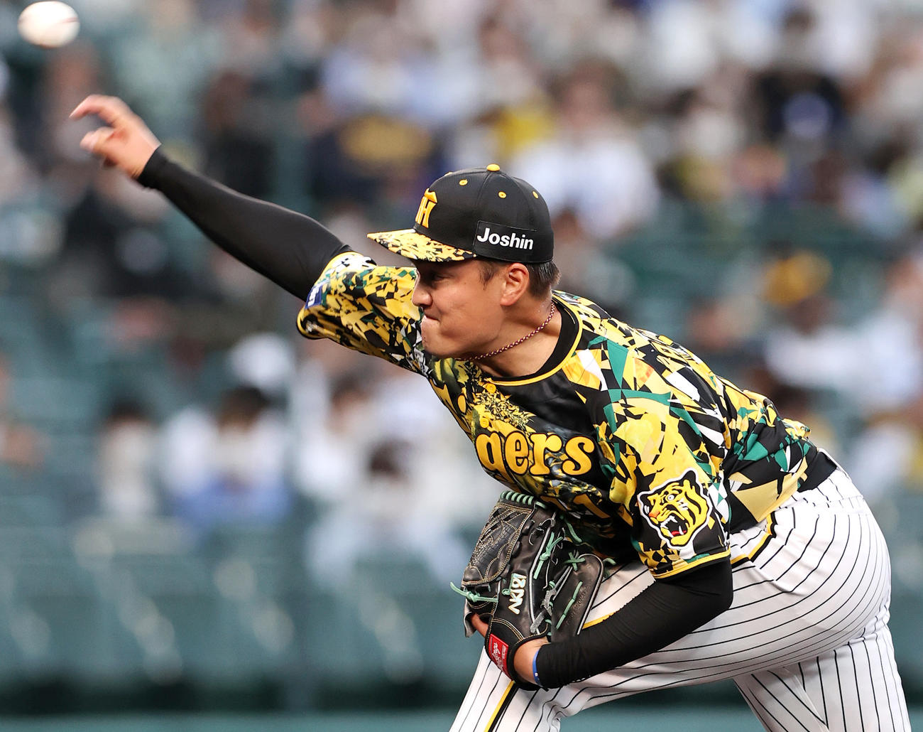 阪神対中日　阪神先発の秋山（撮影・上山淳一）