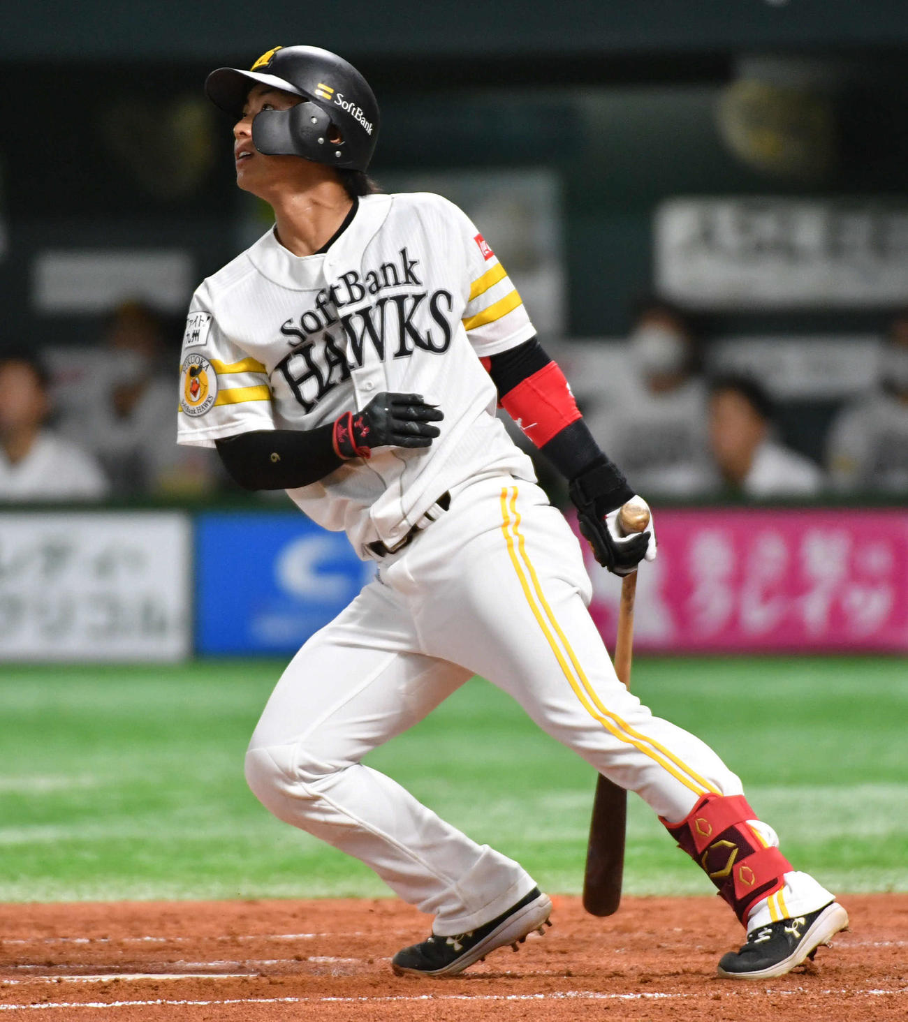 ソフトバンク対西武　2回裏ソフトバンク1死一、三塁、今宮は中前適時打を放つ（撮影・岩下翔太）