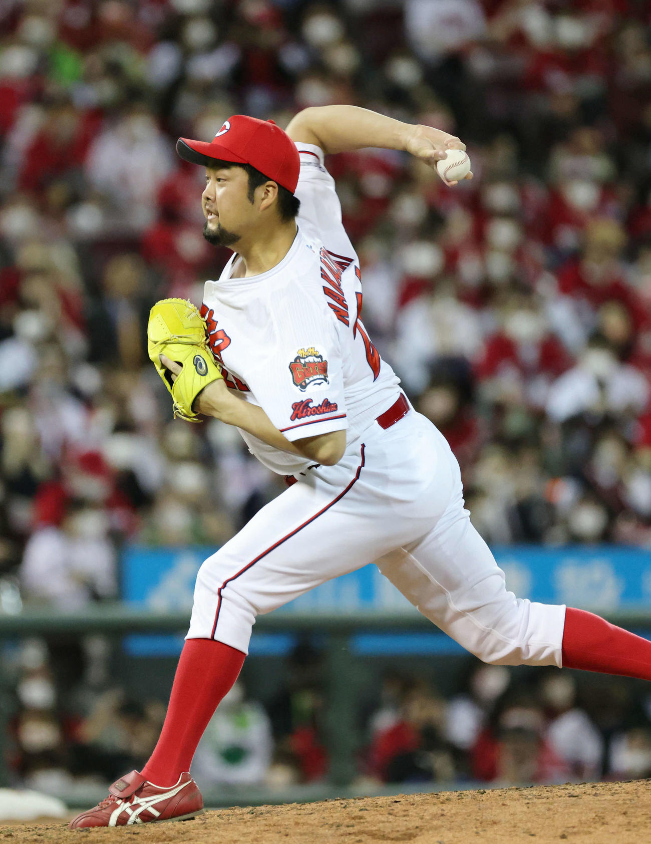 広島対ヤクルト　8回表ヤクルト、広島2番手の中崎（撮影・加藤孝規）