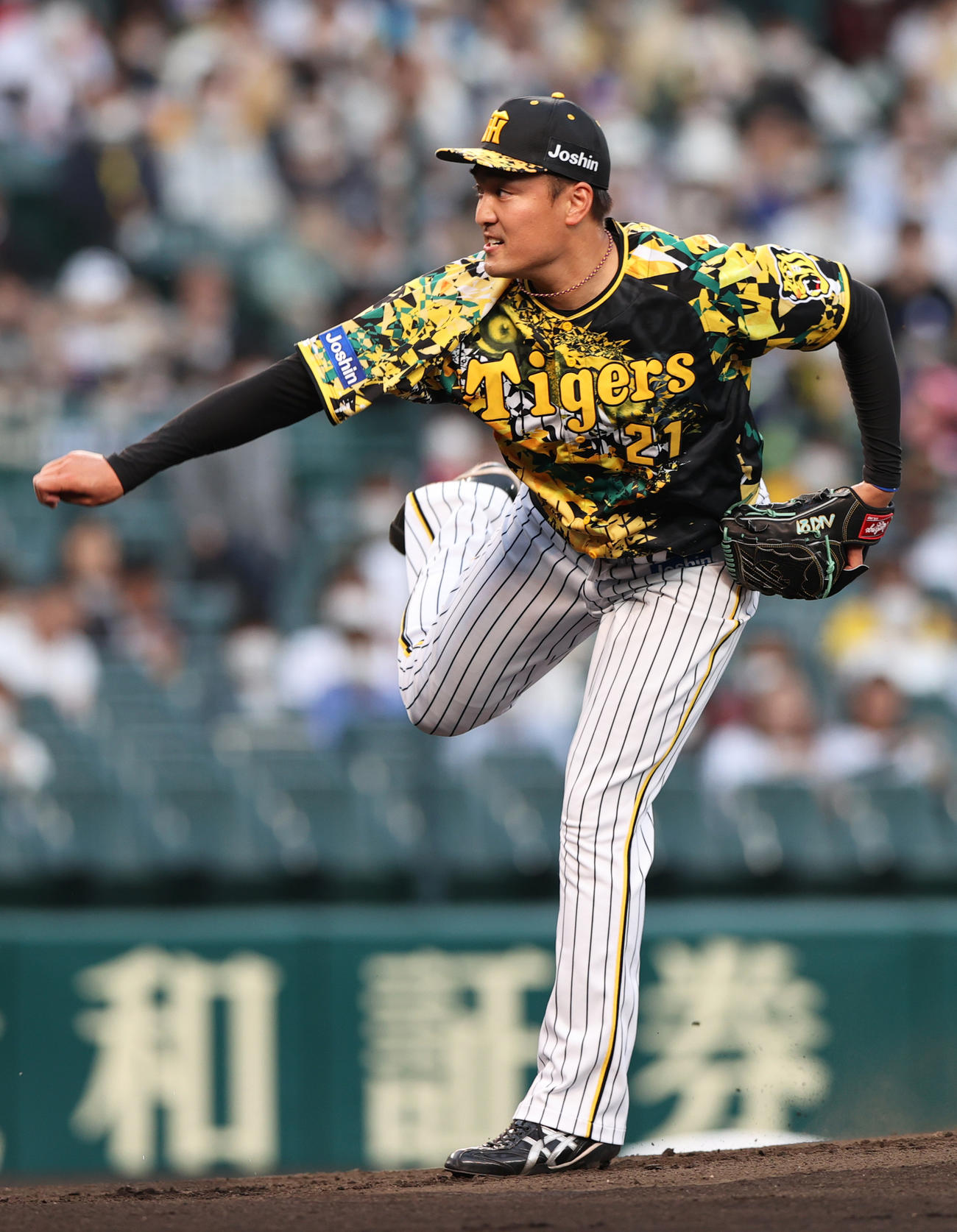 阪神対中日　阪神先発の秋山（撮影・上山淳一）