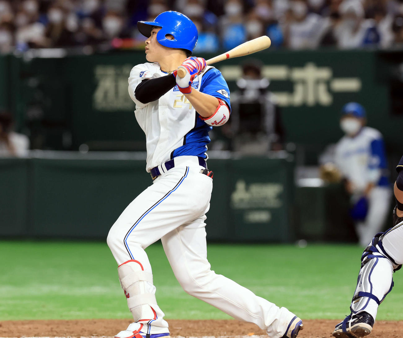 日本ハム対オリックス　5回裏日本ハム2死一塁、野村は中適時打を放つ（撮影・浅見桂子）