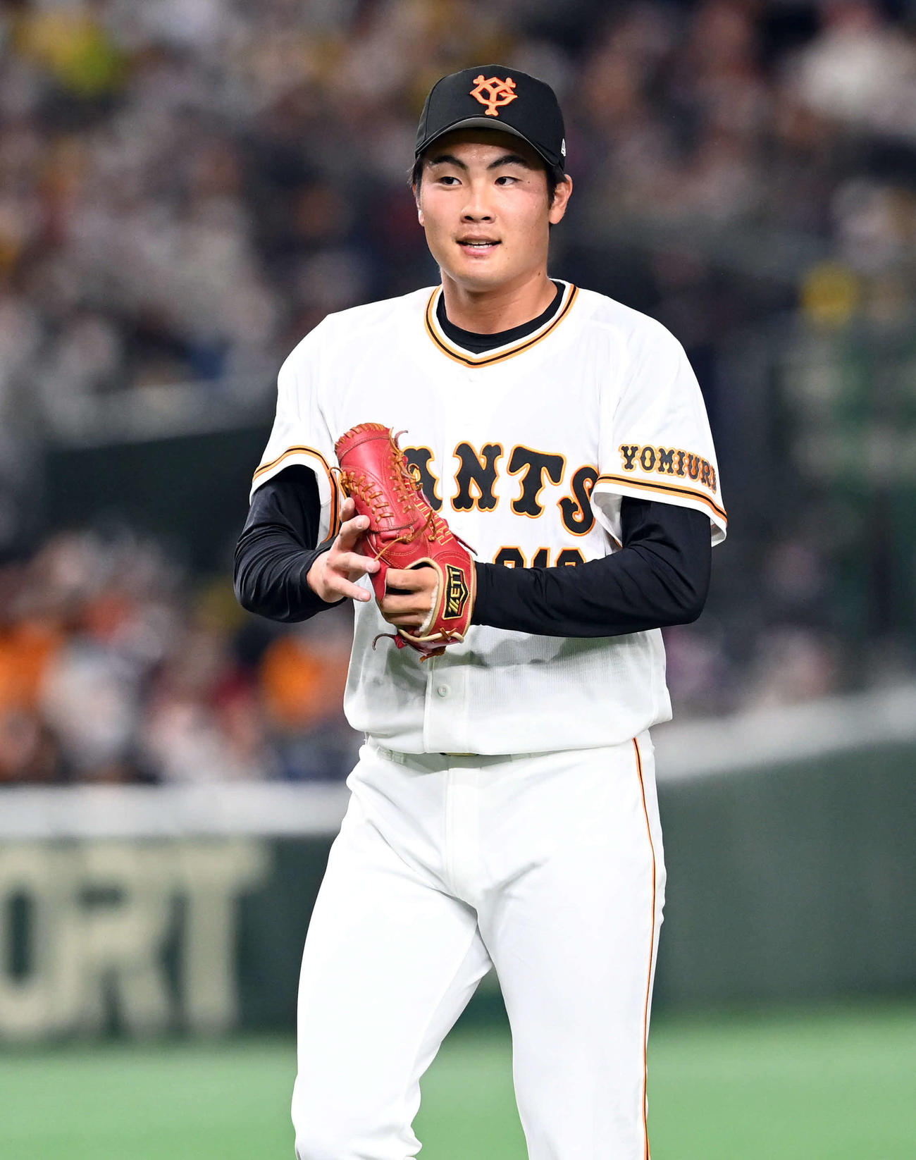 巨人対阪神　4回からマウンドに上がり無失点に抑えた巨人菊地（撮影・たえ見朱実）