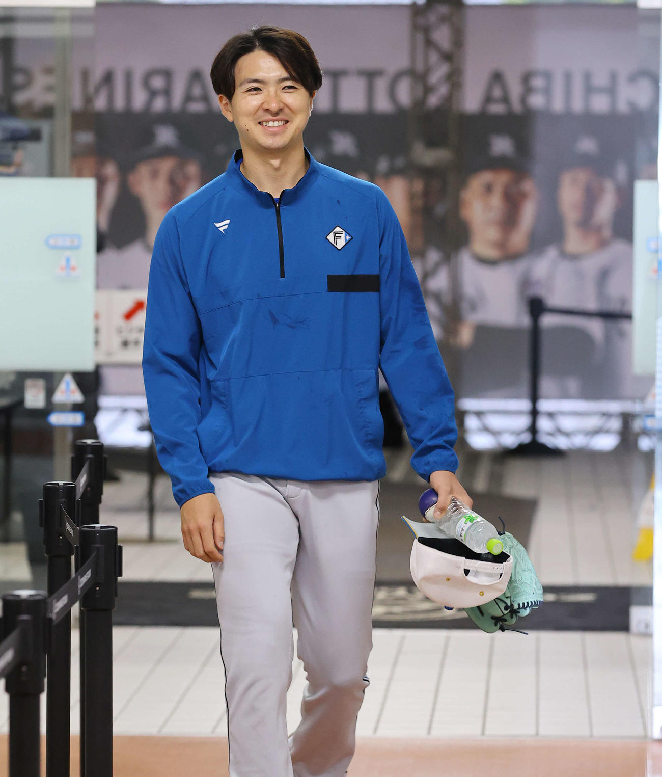 ロッテ対日本ハム　練習を終え引き揚げる日本ハム上沢（撮影・垰建太）